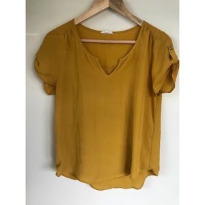 Women’s mustard yellow top